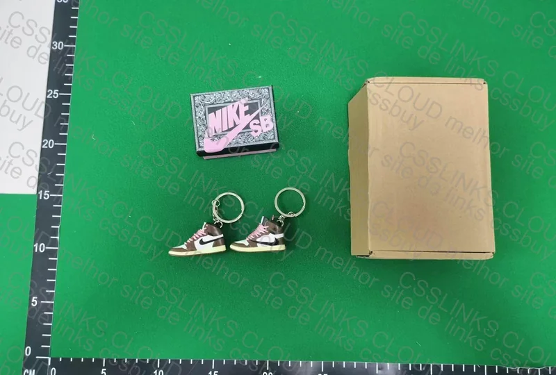 AJ1 Keychain with Small Box 2