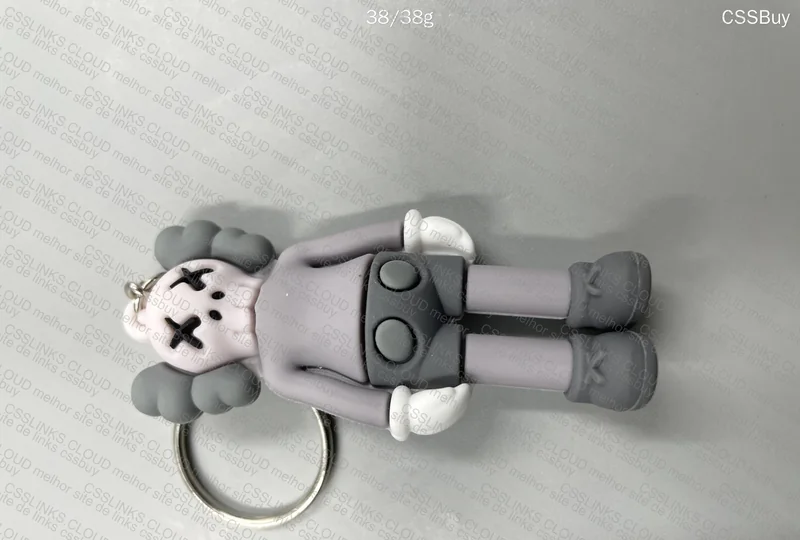 chaveiro kaws