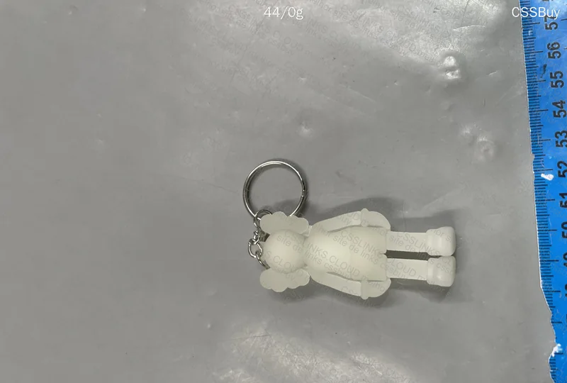 chaveiro kaws 2