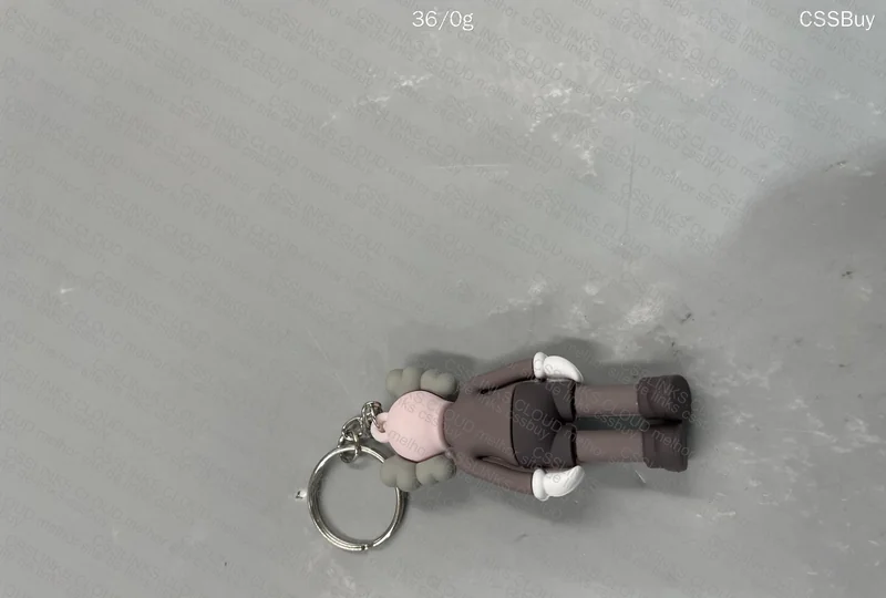 chaveiro kaws