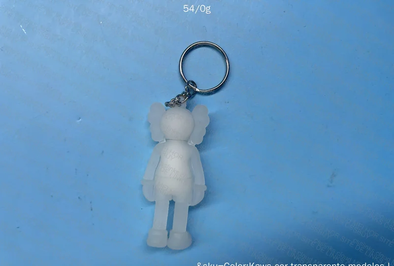chaveiro kaws 3