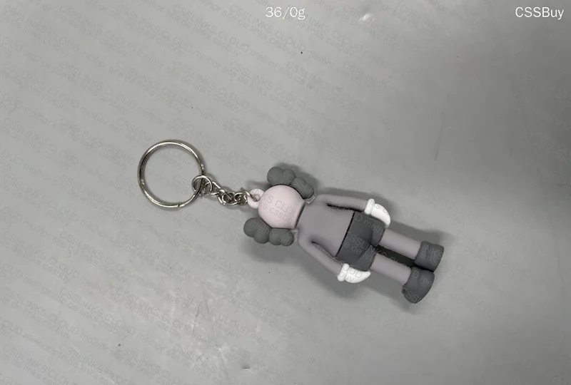 KAWS Keychain GL or RL? 2