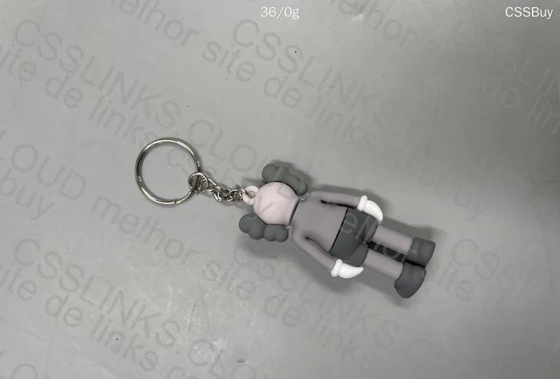 KAWS Keychain GL or RL? 3