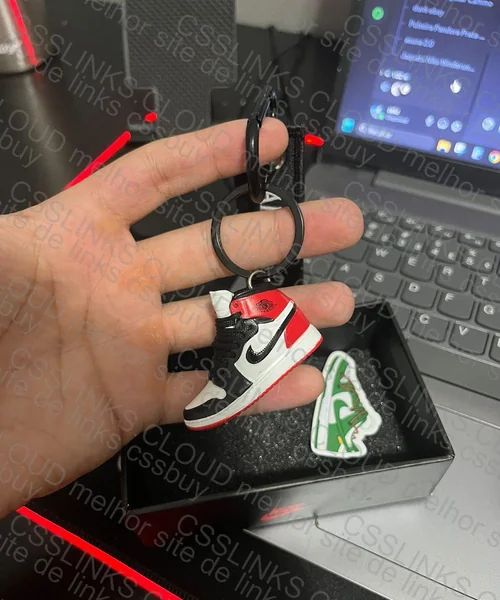 Tennis (Jordan 1) Keychain
