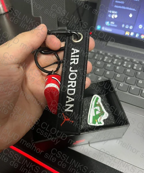 Tennis (Jordan 1) Keychain 2