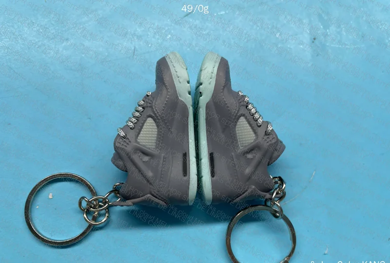 Chaveiros AJ4 (KAWS e OFF-WHITE) 6