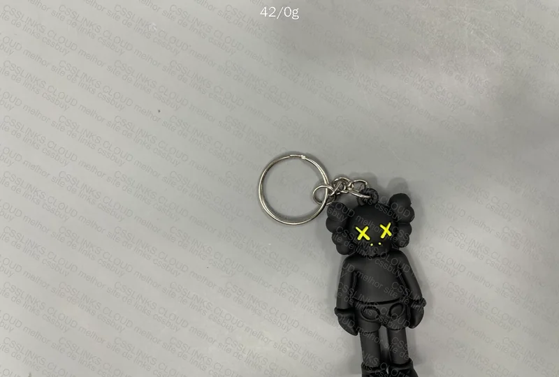 Chaveiros Kaws 3