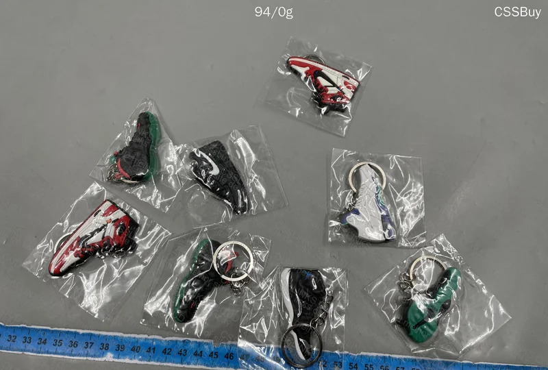 chaveiros sneakers (diversos)