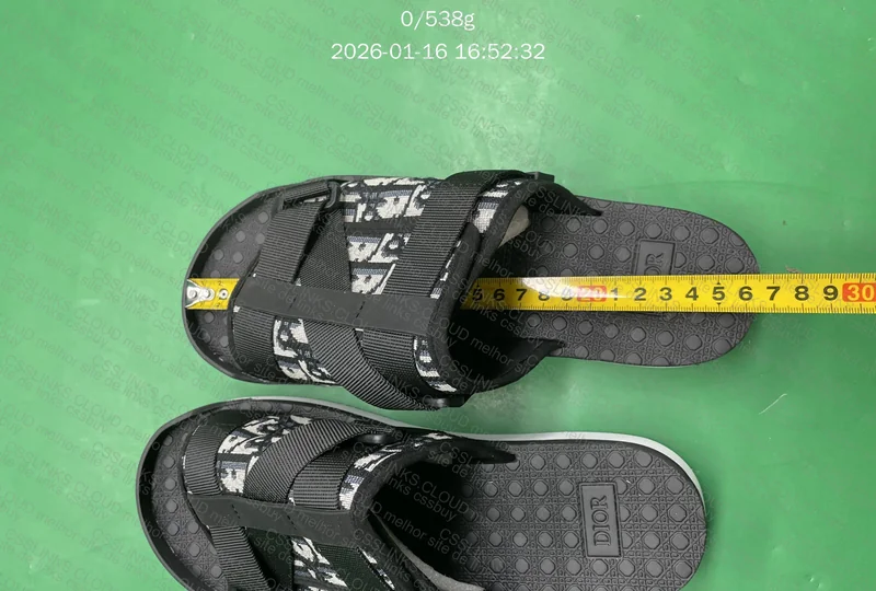 Chinelo Alpha dior