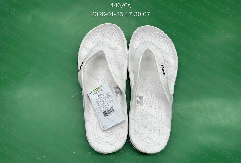 Chinelo Crocs 2