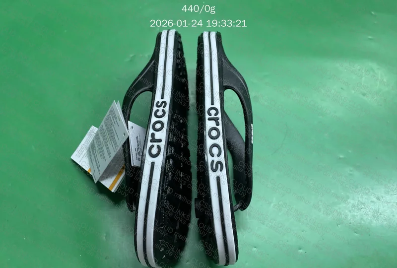 Chinelo Crocs 6