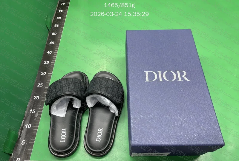 Chinelo Dior 3