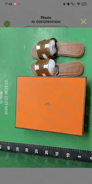 Chinelo Hermes pra patroa