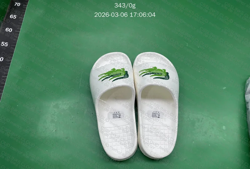 chinelo lacoste 2