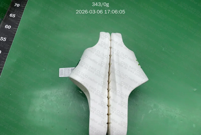 chinelo lacoste 3
