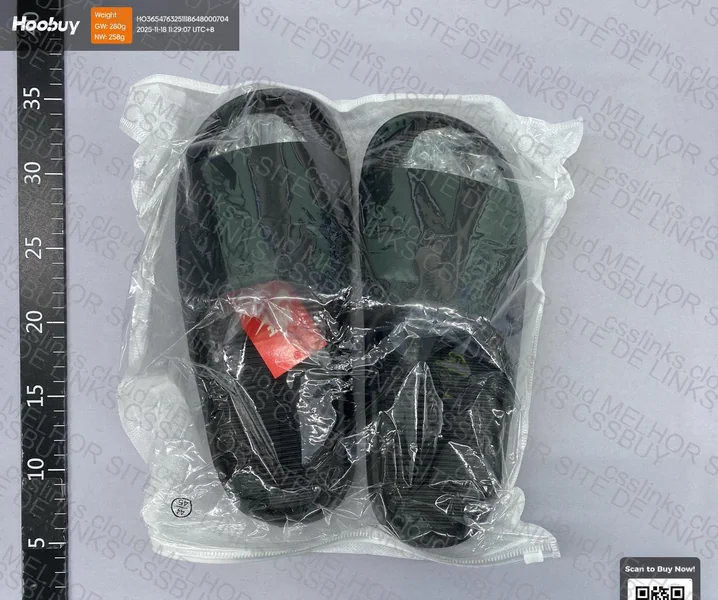 Nike Calm Slides
