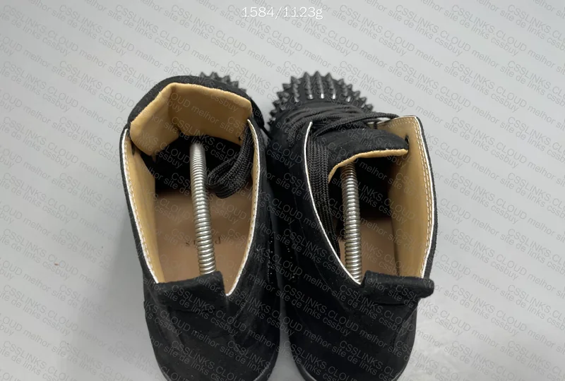Christian Louboutin 6