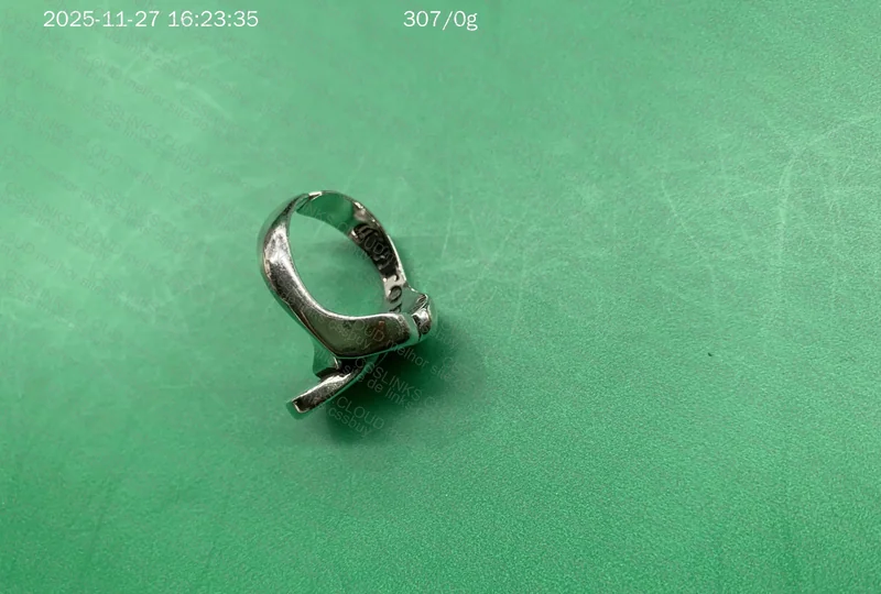 Chrome Hearts Kiss Ring