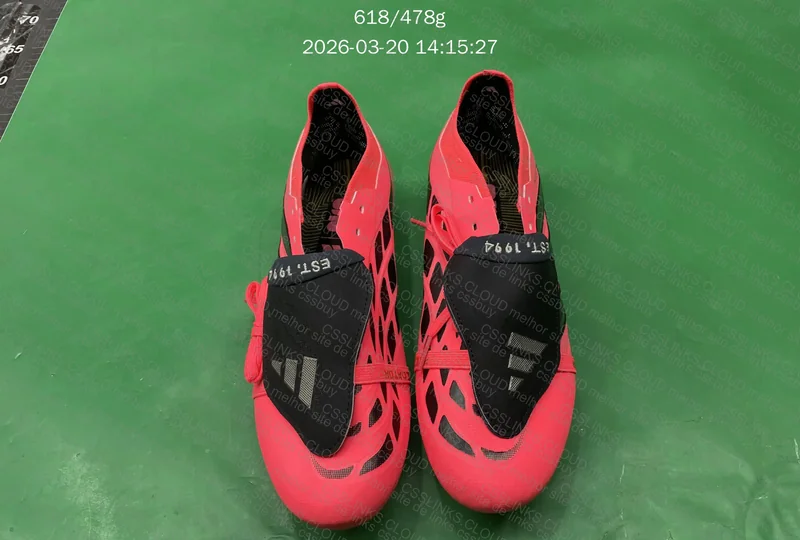 Chuteira Adidas Predator