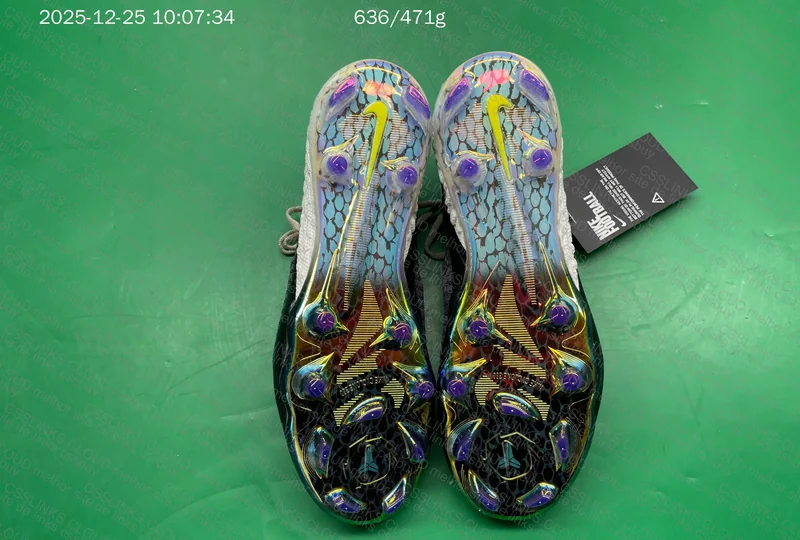Nike Elite Phantom 6 x Kobe Soccer Cleats 3