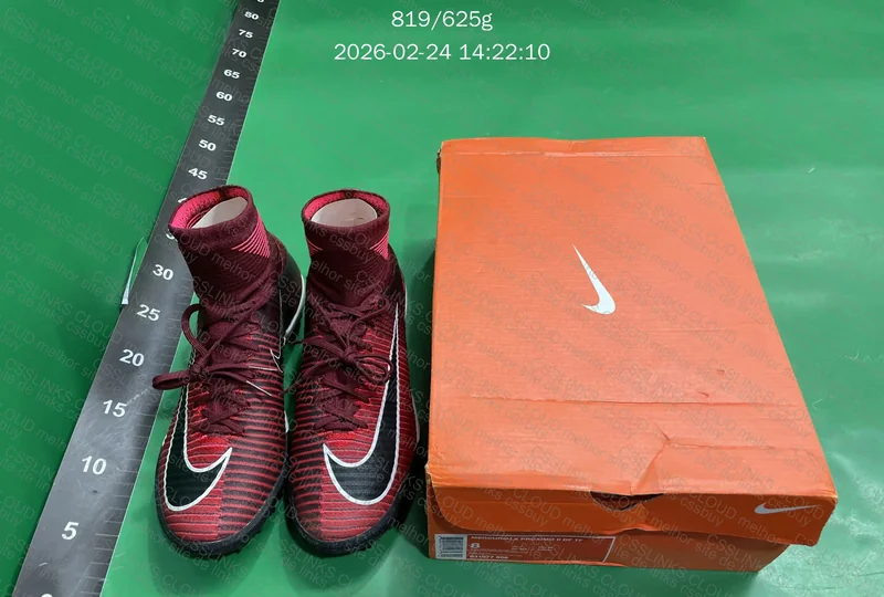 Chuteira Nike Mercurial 11 TF