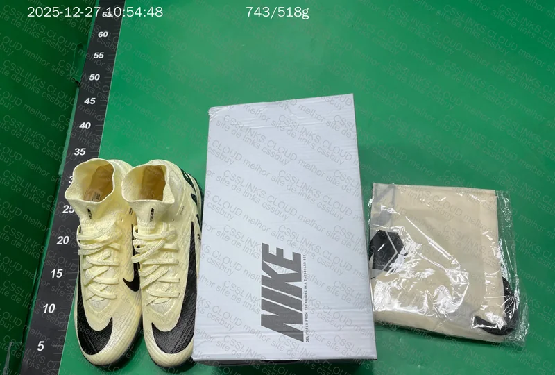 Nike Mercurial Vapor 15 Elite High Top Soccer Cleats 3