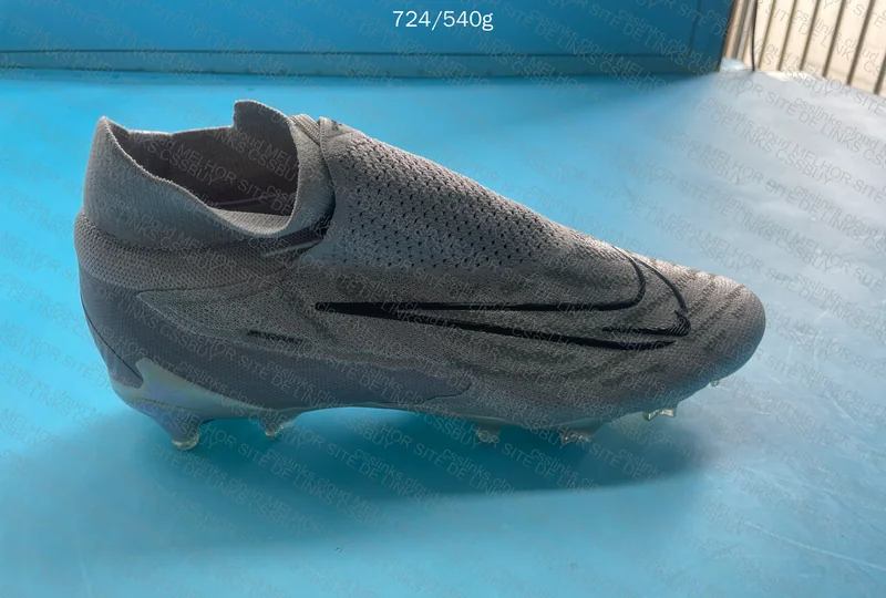 Nike Phantom G2 Elite Soccer Cleats 3