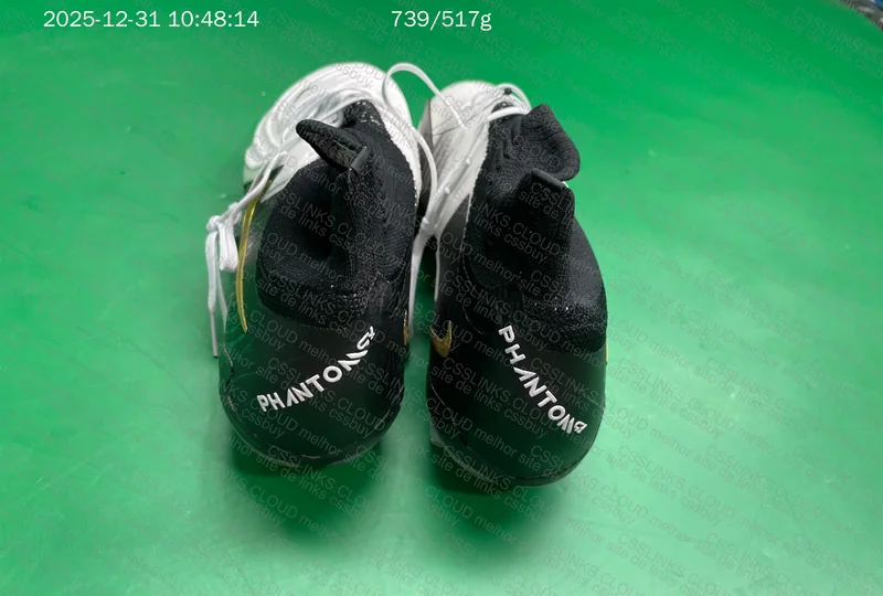 Nike Phantom Luna Soccer Cleats 2