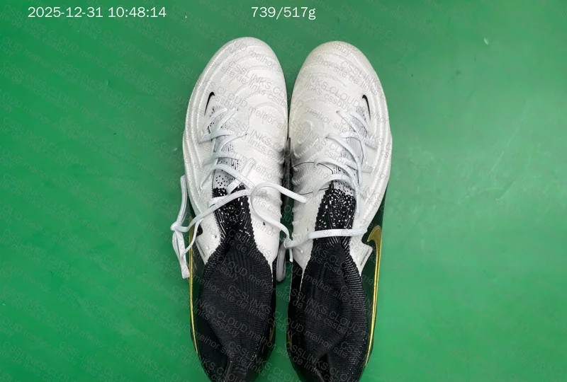 Nike Phantom Luna Soccer Cleats 5