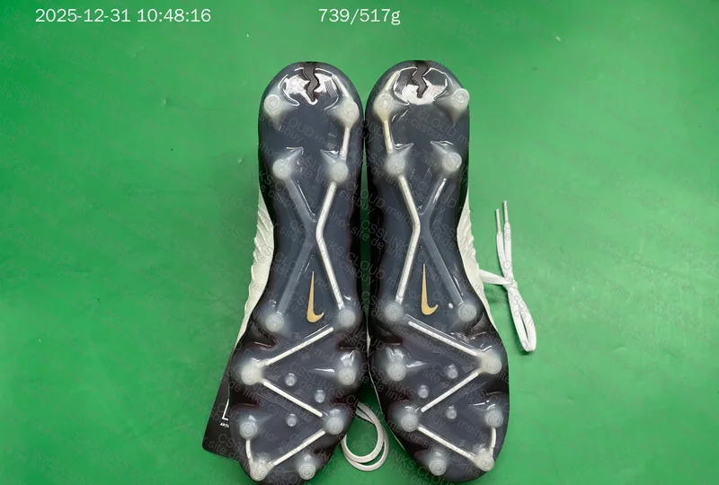 Nike Phantom Luna Soccer Cleats 6