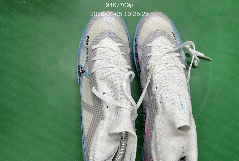 Chuteiras Nike Mercurial e Phantom 2