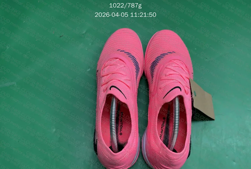 Chuteiras Nike Mercurial e Phantom 5