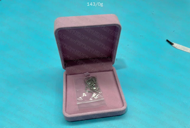 Hello Kitty Necklace for My Girlfriend of +1 Year 2