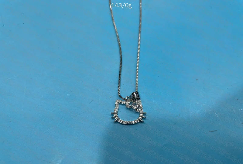 Hello Kitty Necklace for My Girlfriend of +1 Year 4