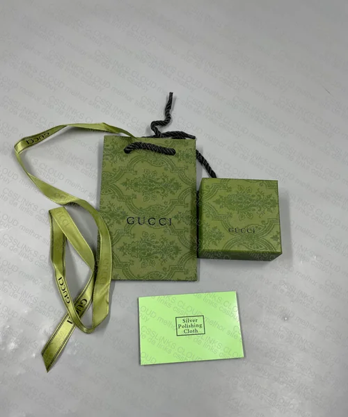 Gucci 29yuan Necklace (Silver Plated)