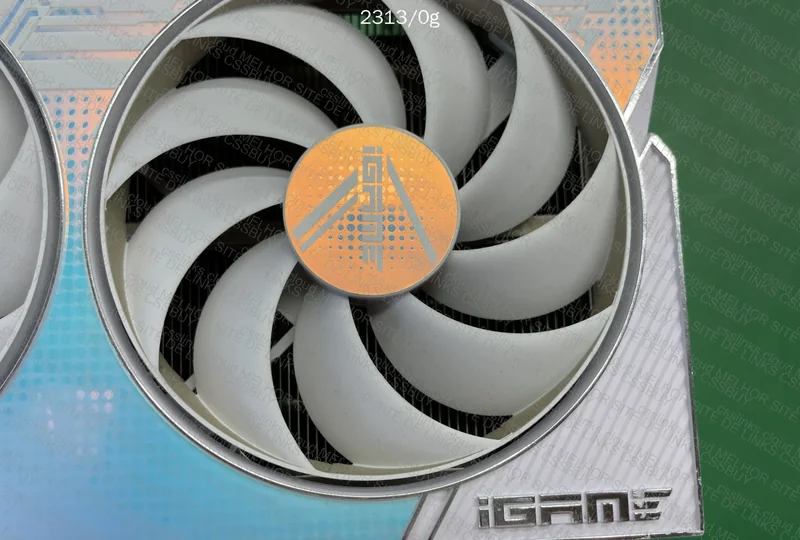 Colorful RTX 4070 12G White Ultra 3