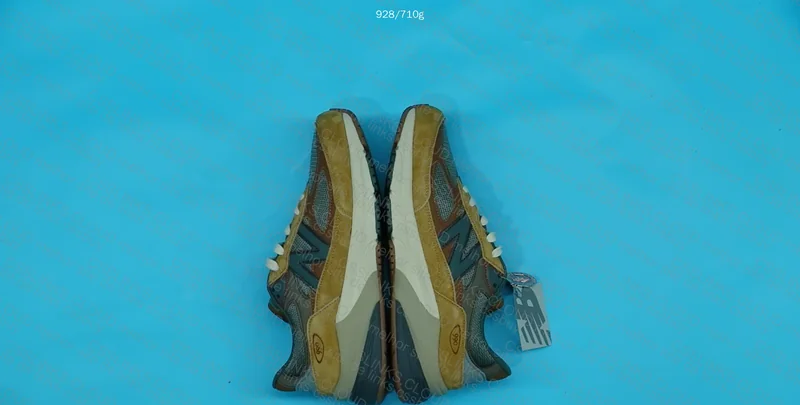 2x New Balance 990v6 x CarHartt 3