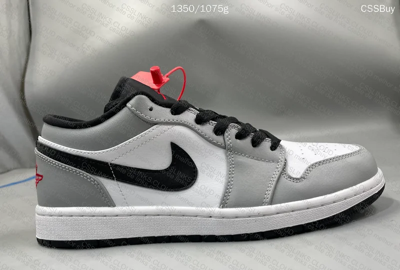 Air Jordan 1 Low Light Smoke Grey 4