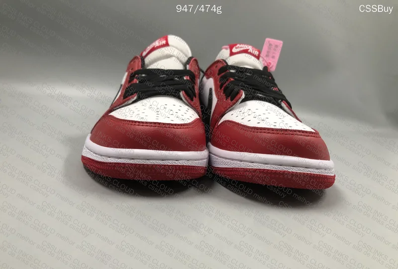 Air Jordan 1 Retro Low 'Chicago' 3
