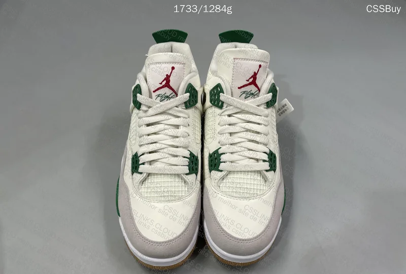 Air Jordan 4 Pine Green 4