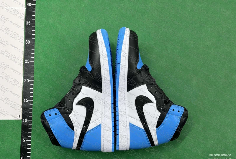 Air Jordan Unc Toe 4