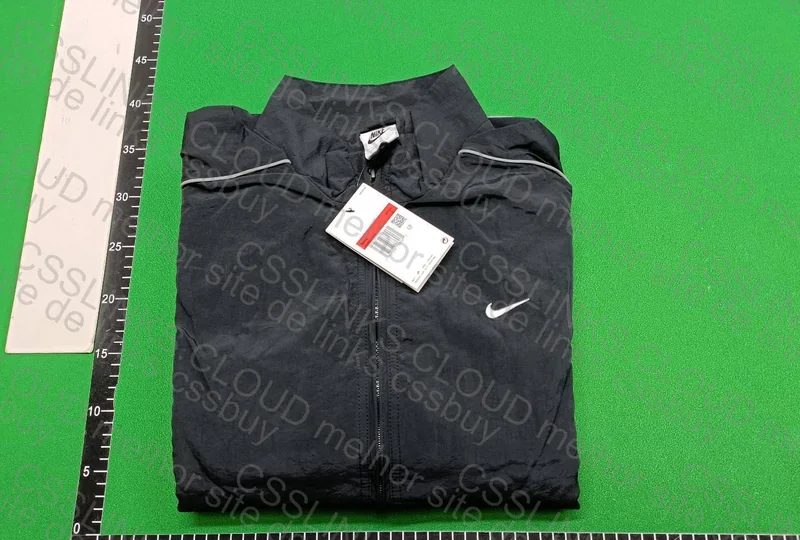 Nike Windbreaker 3