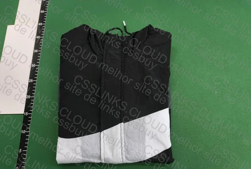 Nike Windbreaker 4