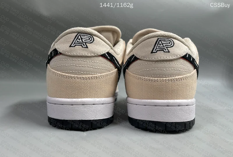 Dunk Albino & black 4