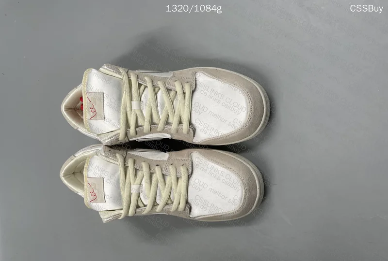 Dunk SB Low "Valentine's Day" 2024 3
