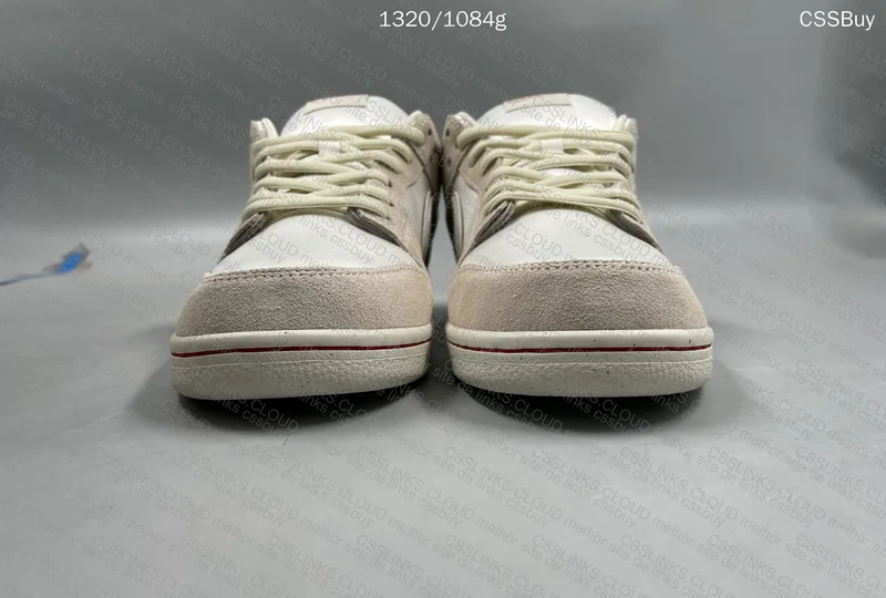 Dunk SB Low "Valentine's Day" 2024 4