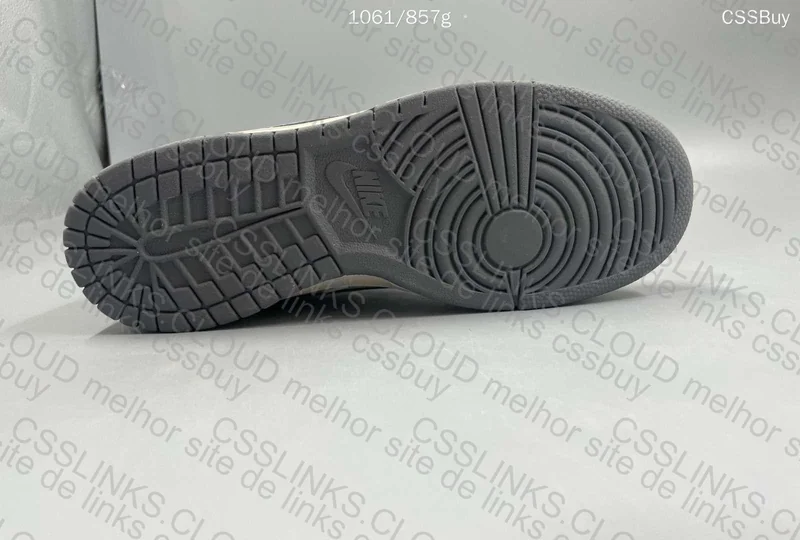 grey month dunk