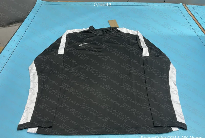 Nike Dri Fit Long Sleeve Kit