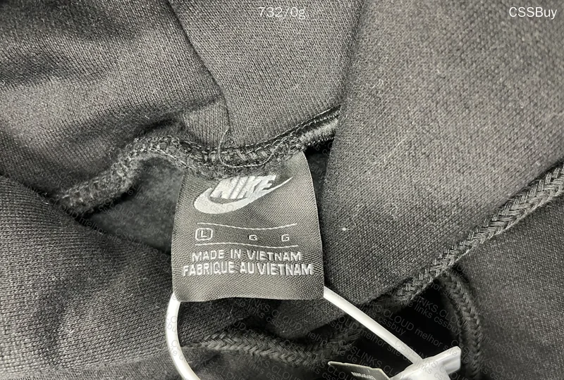 Nike Mini Swoosh Sweatshirt 6