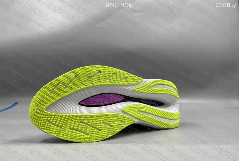 New Balance - Fuel Cell v2 8
